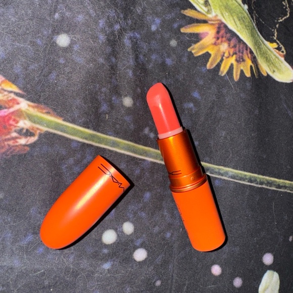 MAC "Margherita" lipstick - Picture 5 of 5